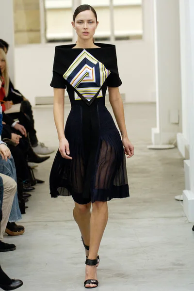 Look 12